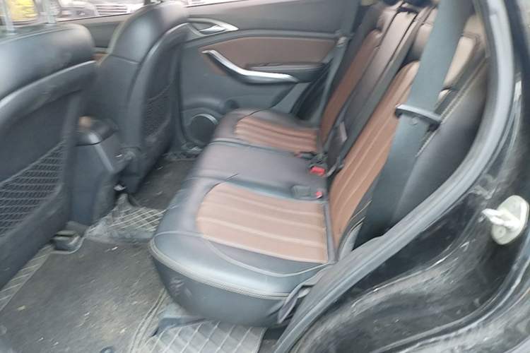 Used BYD Song 2016 GaiShi Edition 1.5TI Manual Elite Model Left Rear Seat