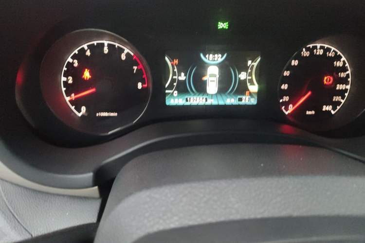 Used BYD Song 2016 GaiShi Edition 1.5TI Manual Elite Model Odometer Close Up