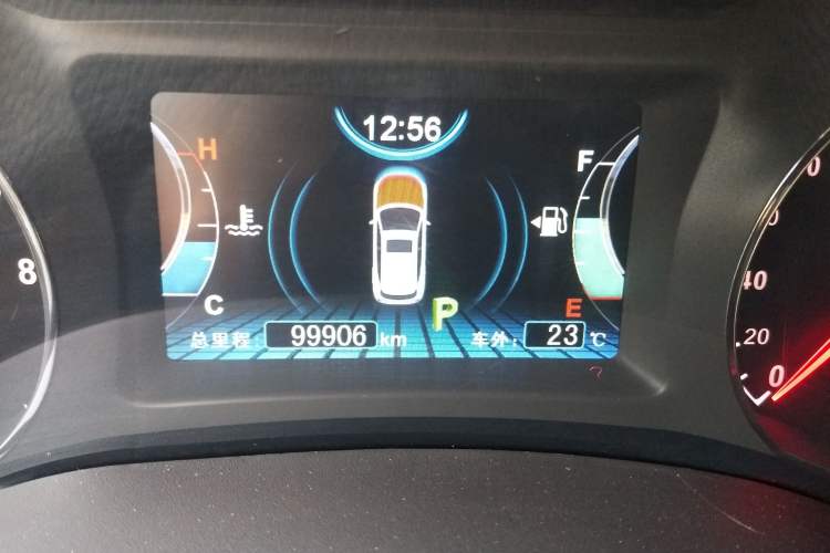 Used BYD Song 2016 GaiShi Edition 1.5TID Automatic Elite Model Odometer Close Up