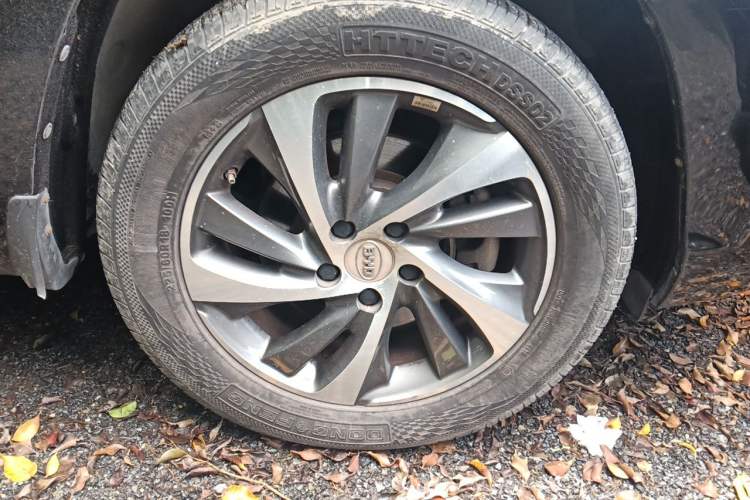 Used BYD Song 2016 1.5TI Manual Luxury Model Right Front Wheel Hub