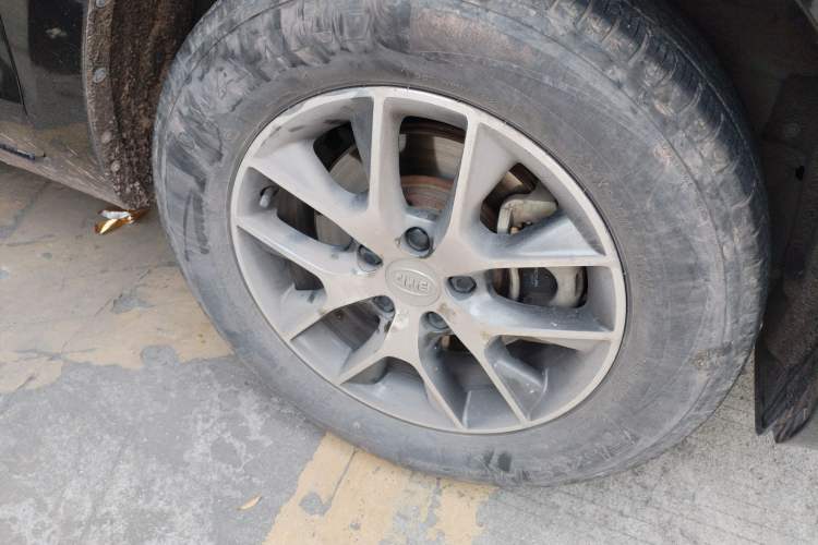 Used BYD Song 2016 1.5TI Manual Luxury Model Right Front Wheel Hub