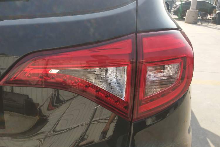 Used BYD Song 2016 GaiShi Edition 1.5TID Automatic Elite Model Right Rear Taillight