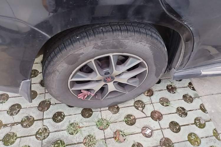 Used BYD Song 2016 GaiShi Edition 1.5TI Manual Elite Model Right Rear Wheel Hub