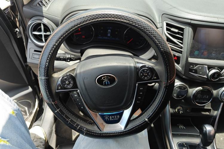 Used BYD Song 2016 GaiShi Edition 1.5TID Automatic Elite Model Steering Wheel