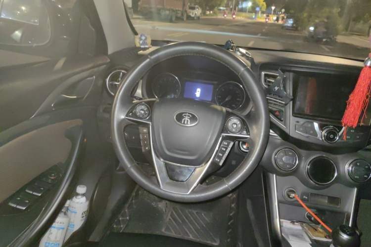 Used BYD Song 2016 GaiShi Edition 1.5TI Manual Elite Model Steering Wheel