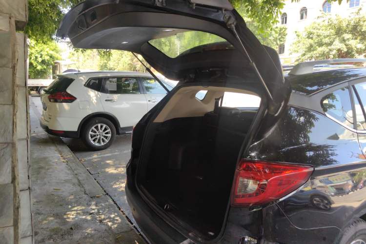 Used BYD Song 2016 GaiShi Edition 1.5TI Manual Elite Model Trunk