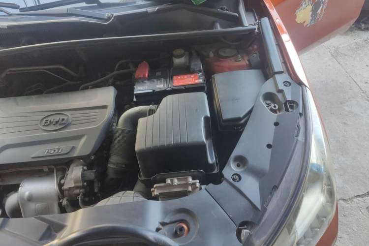 Used BYD Song 2016 1.5TI Manual Luxury Model Engine Bay Left