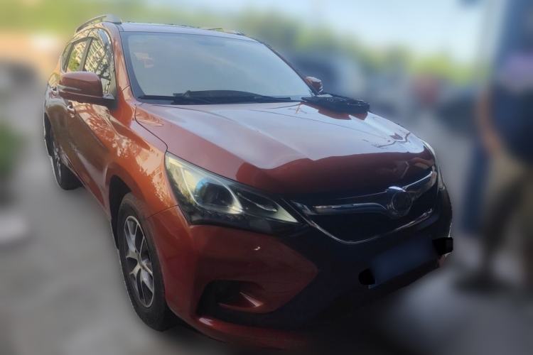 Used BYD Song 2016 1.5TI Manual Luxury Model Front Right 45 Deg