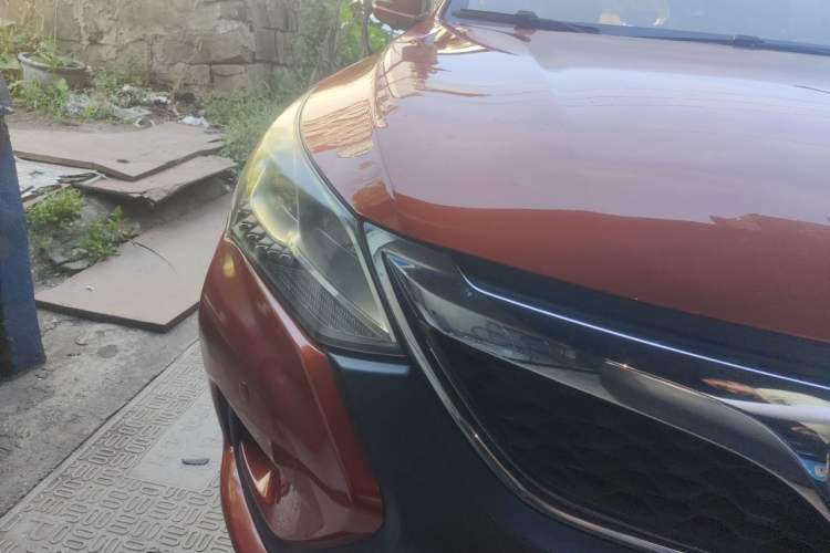 Used BYD Song 2016 1.5TI Manual Luxury Model Right Front Headlight