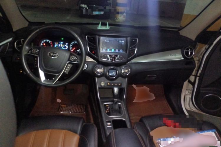 Used BYD Song 2016 2.0TID Automatic Flagship Edition Center Console