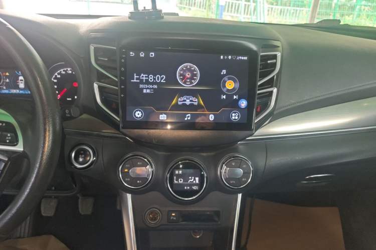 Used BYD Song 2016 Gaishi Edition 1.5TI Manual Leading Model Audio And AC Panel