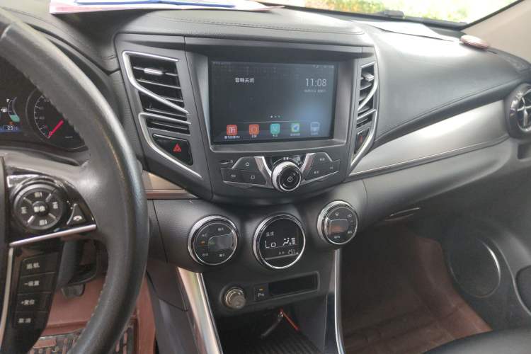 Used BYD Song 2016 1.5TI Manual Luxury Model Audio And AC Panel