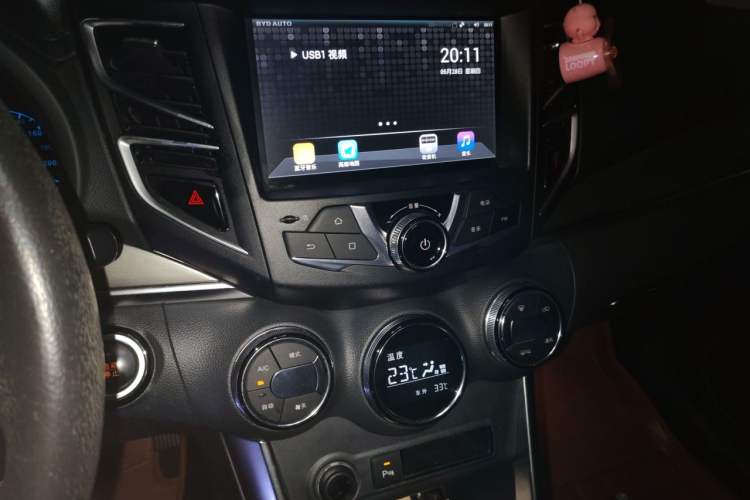 Used BYD Song 2016 GaiShi Edition 1.5TID Automatic Elite Model Audio And AC Panel