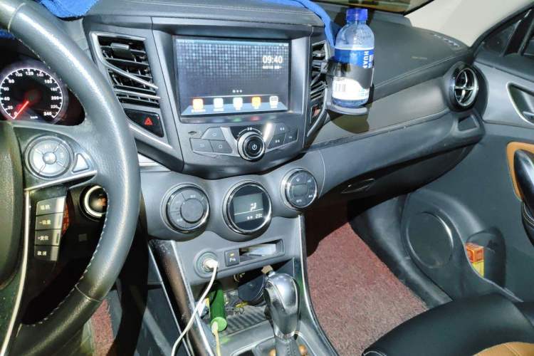 Used BYD Song 2016 2.0TID Automatic Prestige Edition Audio And AC Panel