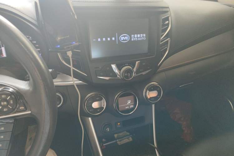 Used BYD Song 2016 1.5TI Manual Luxury Model Audio And AC Panel