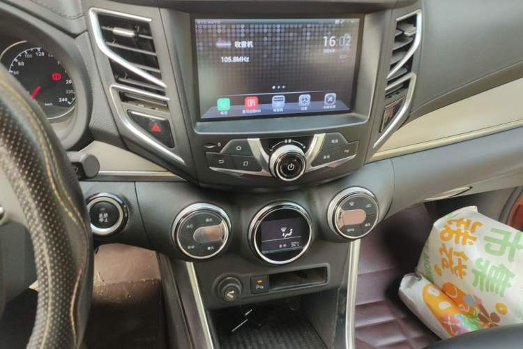 Used BYD Song 2016 1.5TI Manual Luxury Model Audio And AC Panel