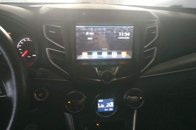 Used BYD Song 2016 GaiShi Edition 1.5TID Automatic Elite Model Audio And AC Panel