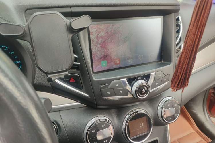 Used BYD Song 2016 1.5TI Manual Luxury Model Audio And AC Panel