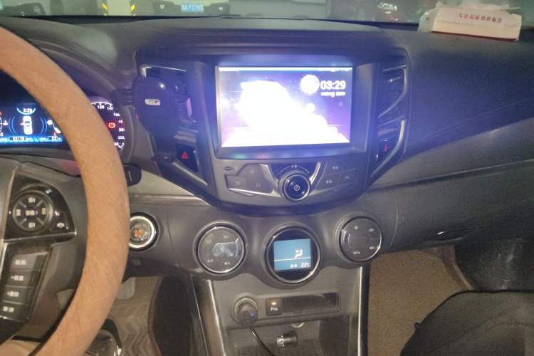 Used BYD Song 2016 GaiShi Edition 1.5TI Manual Elite Model Audio And AC Panel