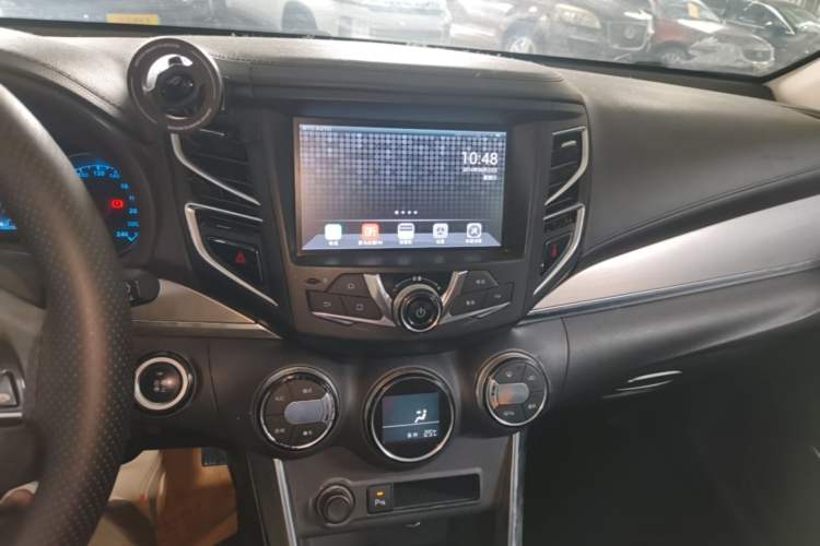 Used BYD Song 2016 1.5TI Manual Luxury Model Audio And AC Panel