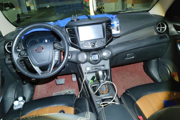 Used BYD Song 2016 2.0TID Automatic Prestige Edition Center Console