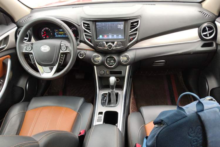 Used BYD Song 2016 2.0TID Automatic Prestige Edition Center Console