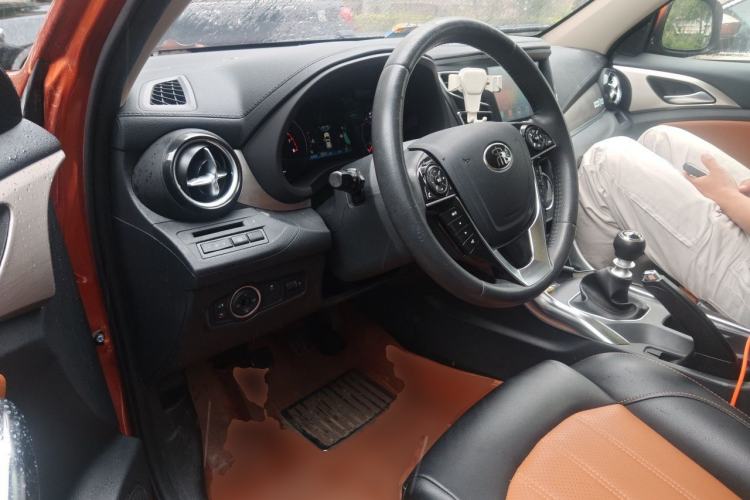 Used BYD Song 2016 Gaishi Edition 1.5TI Manual Haoya Model Driver Seat