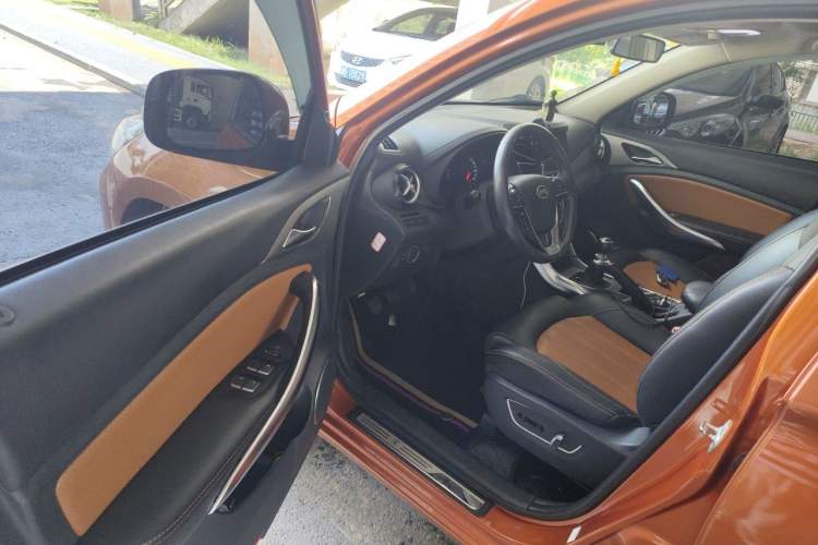 Used BYD Song 2016 1.5TI Manual Luxury Model Driver Seat
