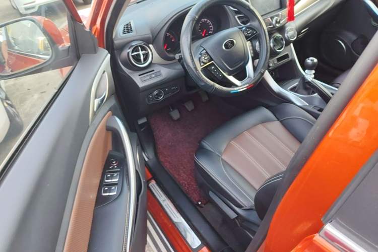 Used BYD Song 2016 GaiShi Edition 1.5TI Manual Elite Model Driver Seat