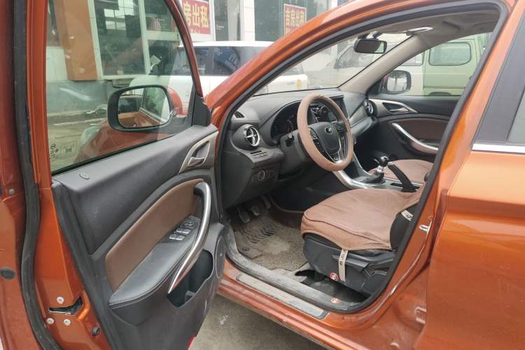 Used BYD Song 2016 GaiShi Edition 1.5TI Manual Elite Model Driver Seat
