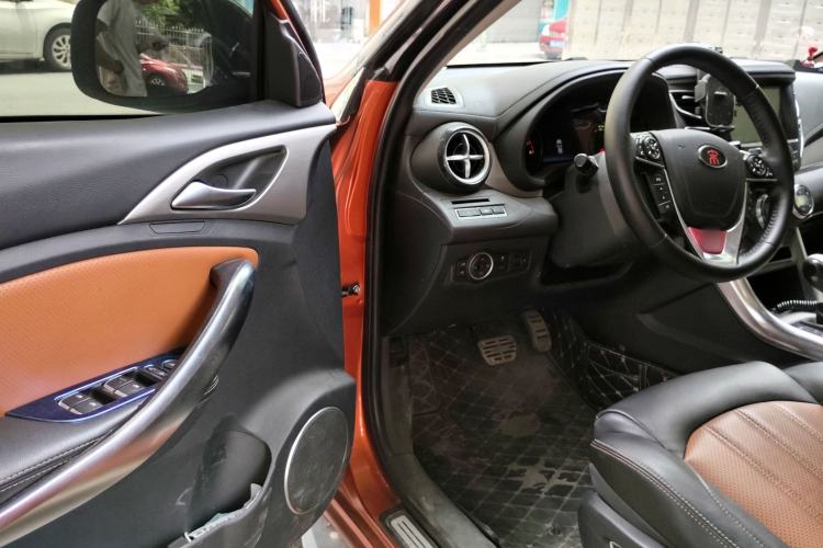 Used BYD Song 2016 2.0TID Automatic Prestige Edition Driver Seat
