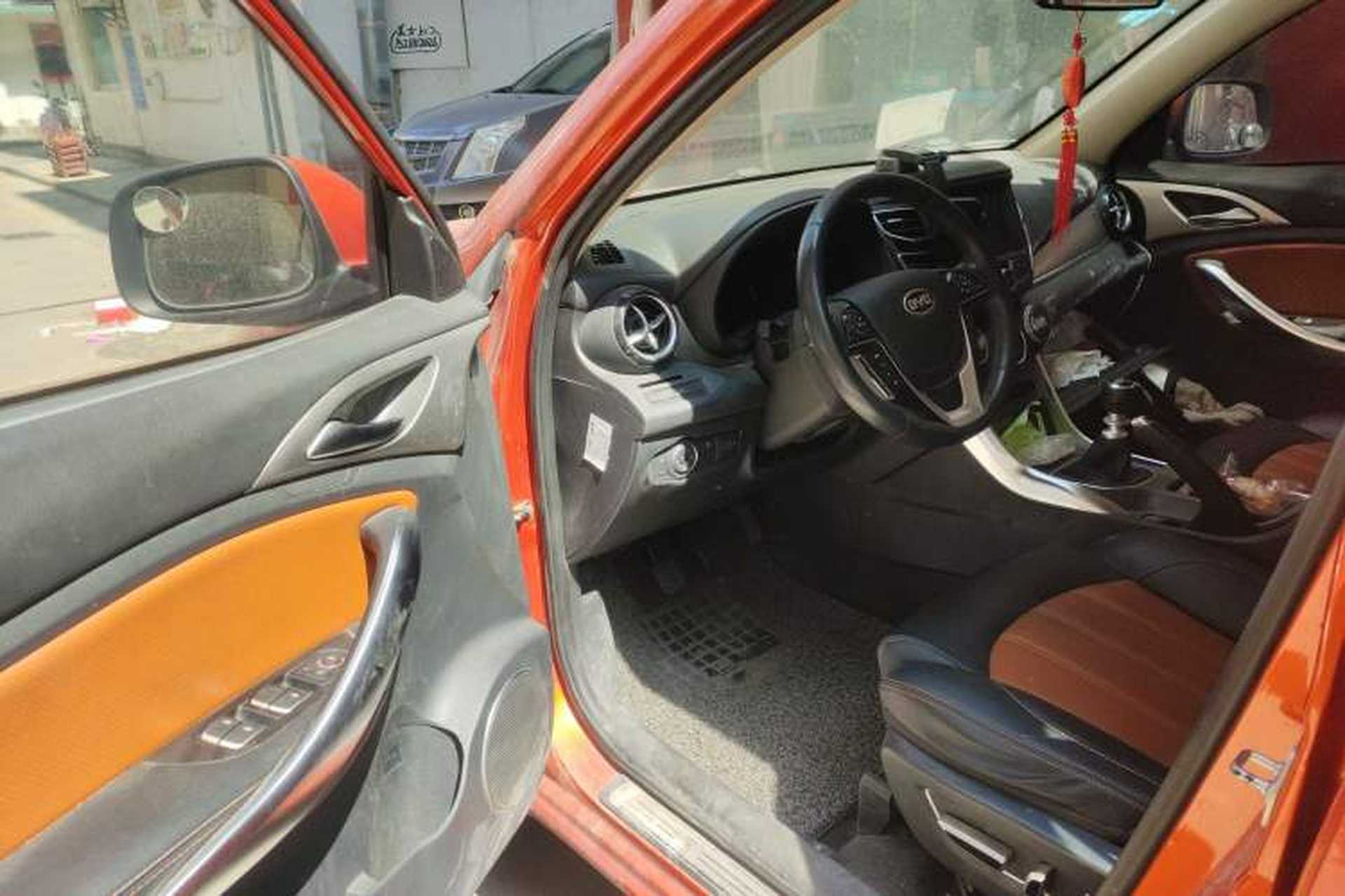 Used BYD Song 2016 1.5TI Manual Luxury Model Driver Seat