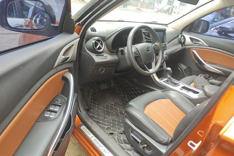 Used BYD Song 2016 2.0TID Automatic Prestige Edition Driver Seat