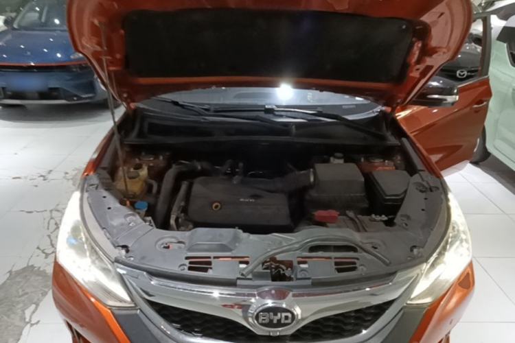 Used BYD Song 2016 2.0TID Automatic Prestige Edition Engine Bay