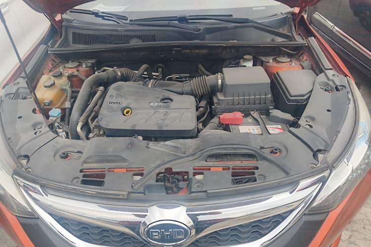 Used BYD Song 2016 2.0TID Automatic Flagship Edition Engine Bay