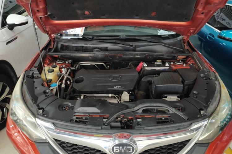 Used BYD Song 2016 1.5TI Manual Luxury Model Engine Bay