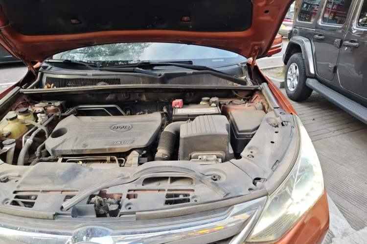 Used BYD Song 2016 GaiShi Edition 1.5TID Automatic Elite Model Engine Bay Left