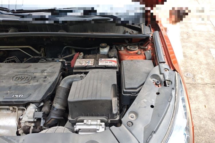 Used BYD Song 2016 GaiShi Edition 1.5TI Manual Elite Model Engine Bay Left