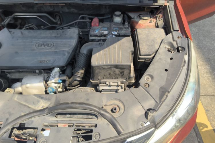 Used BYD Song 2016 GaiShi Edition 1.5TI Manual Elite Model Engine Bay Left