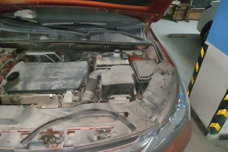 Used BYD Song 2016 GaiShi Edition 1.5TI Manual Elite Model Engine Bay Left
