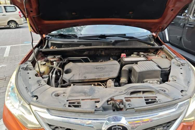 Used BYD Song 2016 GaiShi Edition 1.5TID Automatic Elite Model Engine Bay Right