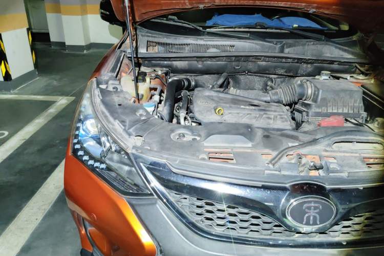 Used BYD Song 2016 2.0TID Automatic Prestige Edition Engine Bay Right