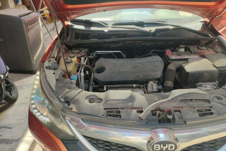 Used BYD Song 2016 1.5TI Manual Luxury Model Engine Bay Right