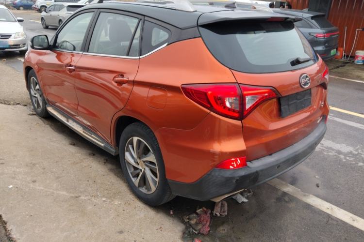 Used BYD Song 2016 2.0TID Automatic Prestige Edition Exterior 2