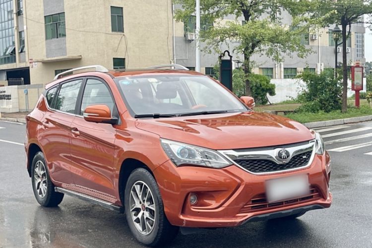 Used BYD Song 2016 Gaishi Edition 1.5TI Manual Haoya Model Exterior 2