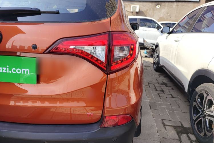 Used BYD Song 2016 GaiShi Edition 1.5TI Manual Elite Model Exterior 3