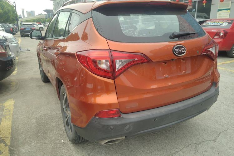 Used BYD Song 2016 1.5TI Manual Luxury Model Exterior 3