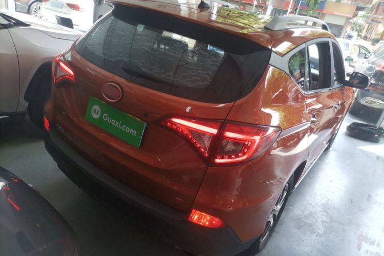 Used BYD Song 2016 Gaishi Edition 1.5TI Manual Haoya Model Exterior 3