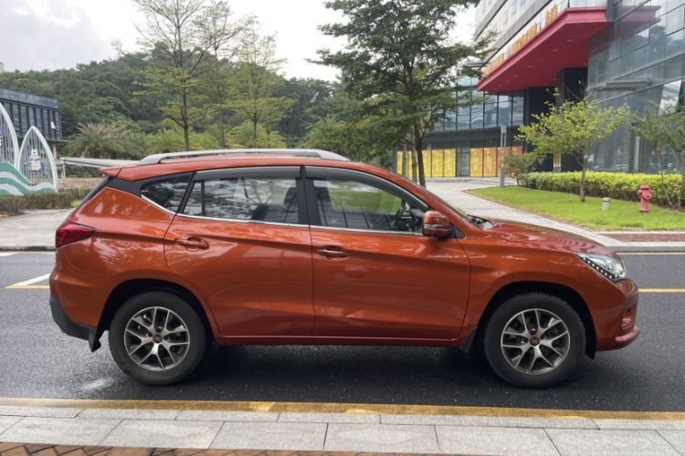 Used BYD Song 2016 GaiShi Edition 1.5TI Manual Elite Model Exterior 4
