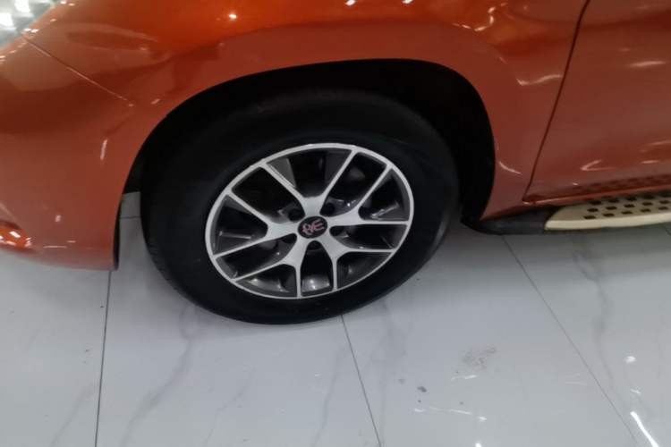 Used BYD Song 2016 GaiShi Edition 1.5TID Automatic Elite Model Exterior 4